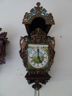 STOEL KLOK  MET  uurwerk  VAN STAART KLOK  WEL MOOI, Antiek en Kunst, Antiek | Klokken, Ophalen