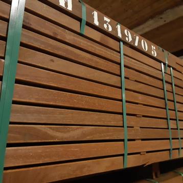 Hardhouten regels, liggers, onderliggers, balken, gordingen beschikbaar voor biedingen