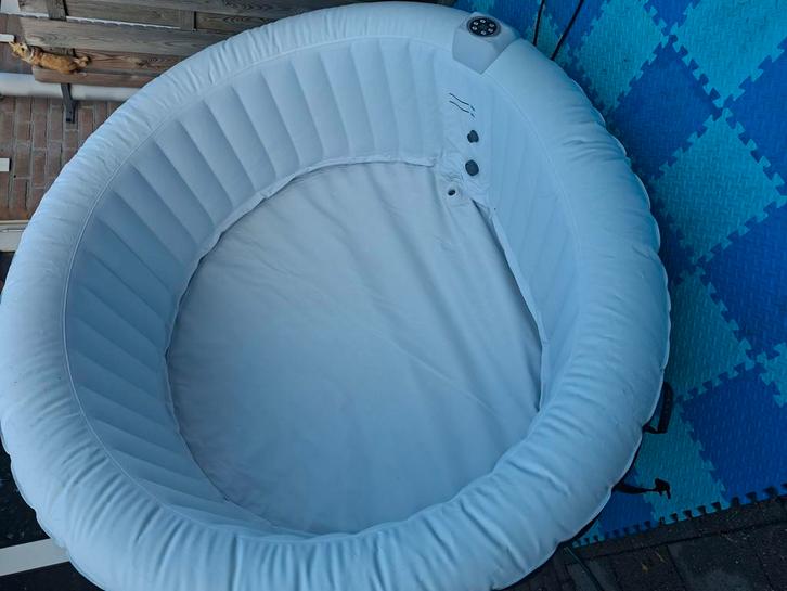 Cozy spa, Tuin en Terras, Bubbelbaden en Hottubs, Zo goed als nieuw, Filter, Pomp, Ophalen of Verzenden