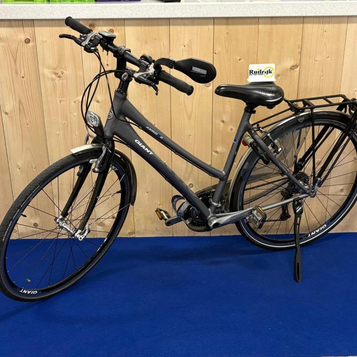 Giant Aero RS 2 fiets met carbon vork en extras + Garantie, Fietsen en Brommers, Fietsen | Dames | Damesfietsen, Zo goed als nieuw