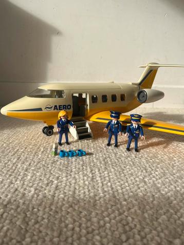Playmobil Aero Line vliegtuig met Figuren beschikbaar voor biedingen
