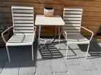 2 tuinstoelen met bijpassende tafel, Ophalen, Zo goed als nieuw