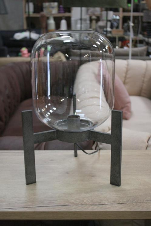 Leuke hippe tafellamp metaal & glas glazen bol industrieel, Huis en Inrichting, Lampen | Tafellampen, Zo goed als nieuw, Minder dan 50 cm