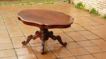 Notenhouten biedermeier tafel met kolompoot - 19de eeuw
