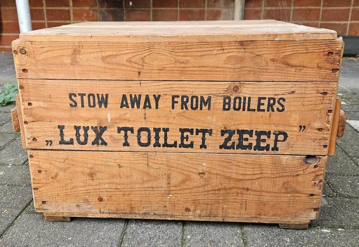 Vintage oude Transportkist Winkelkist LUX Toilet Zeep, Huis en Inrichting, Woonaccessoires | Kisten, Zo goed als nieuw, Minder dan 50 cm