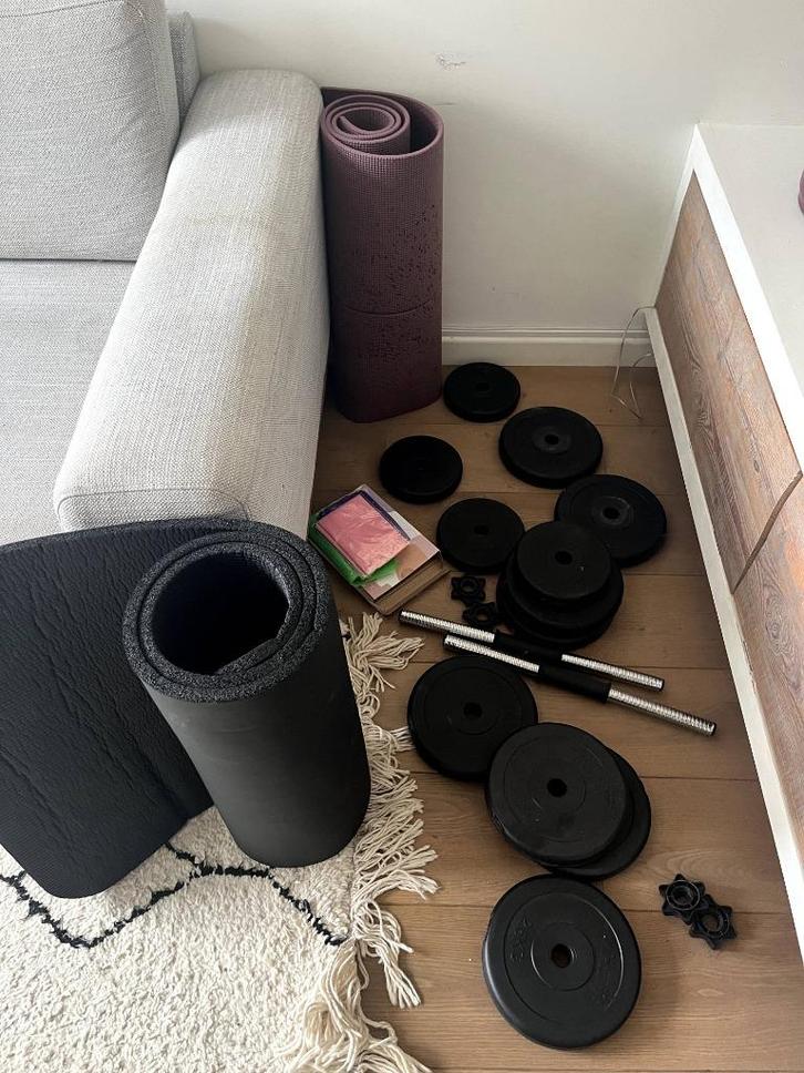 Fitnessapparatuur inclusief gewichten, Sport en Fitness, Fitnessmaterialen, Zo goed als nieuw, Halterschijven, Ophalen