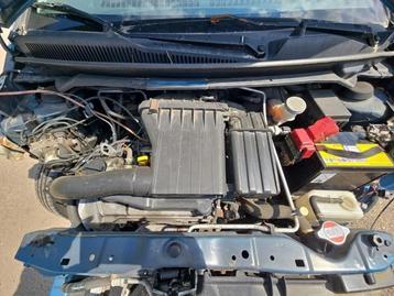 Motor van een Suzuki Alto beschikbaar voor biedingen