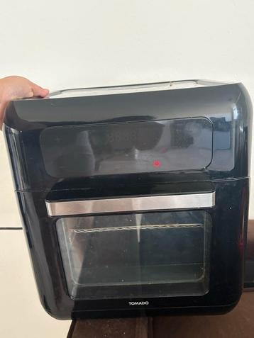 Tomado Airfryer Oven - Gebruikt beschikbaar voor biedingen