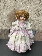 Porseleinen pop met parasol, Ophalen of Verzenden, Zo goed als nieuw, Pop