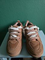 UGG Lowmel Chestnut Maat 40, Kleding | Dames, Schoenen, Ophalen of Verzenden