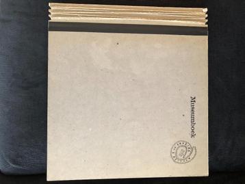 Museumboek Duizend en 1 brieven beschikbaar voor biedingen