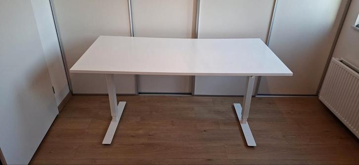 Ikea Bekant Sta Zit Bureau - Wit - Handmatig, Huis en Inrichting, Bureaus, Gebruikt, Stabureau, In hoogte verstelbaar, Ophalen