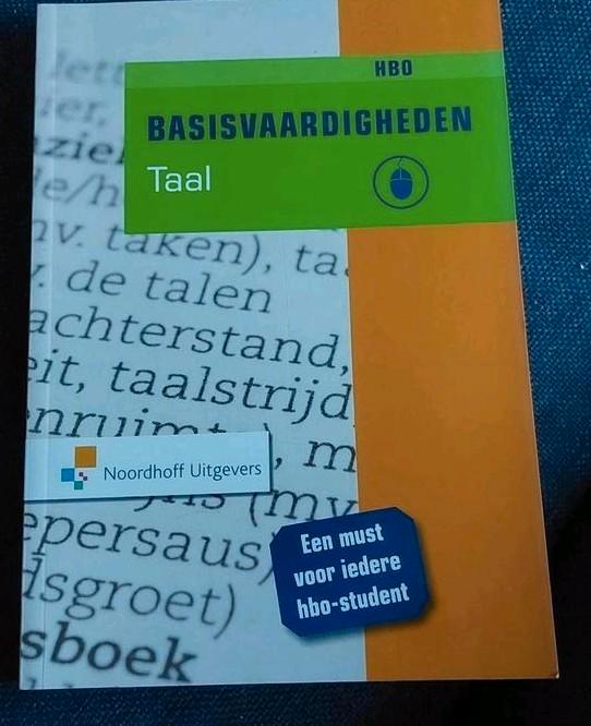 Basisvaardigheden Taal R. van Hogen - Taal, Boeken, Studieboeken en Cursussen, Zo goed als nieuw, HBO, Alpha, Ophalen of Verzenden