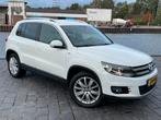 Volkswagen Tiguan 1.4 TSI DSG Sport&Style NAVI PDC CAMERA, Euro 5, Stof, 1800 kg, Zwart