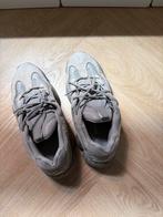 Yeezy 500 Ash Grey - Maat 45 1/3 (valt als 45), Kleding | Heren, Ophalen of Verzenden, Zo goed als nieuw, Overige kleuren, Sneakers of Gympen