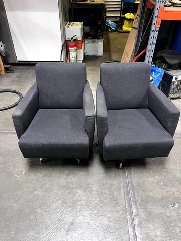 Lounge stoelen beschikbaar voor biedingen