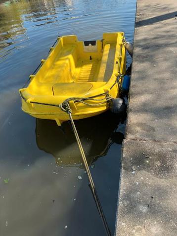 Whaly 270 geel bootje beschikbaar voor biedingen