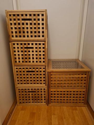 Set van kast met 4 lades en salontafel met 2 lades. beschikbaar voor biedingen