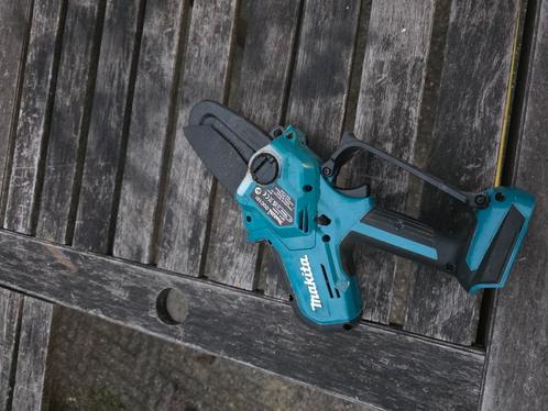 Makita DUC101Z Accu Kettingzaag – Compact & Krachtig, Doe-het-zelf en Verbouw, Overige Doe-het-zelf en Verbouw, Gebruikt, Ophalen of Verzenden