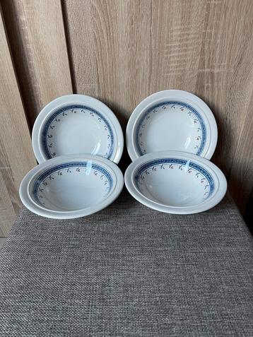 4 Staffordshire England Schaaltjes beschikbaar voor biedingen