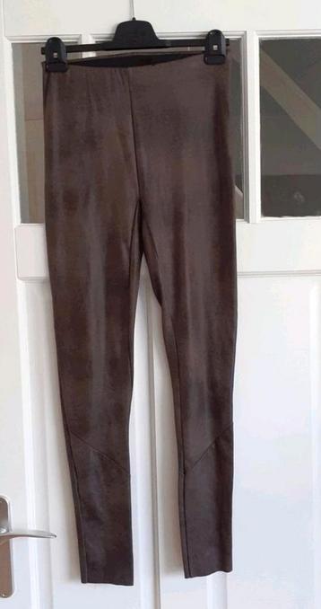 Moscow lederlook skinny broek maat XS beschikbaar voor biedingen