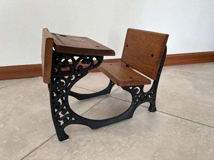 Ouderwets leuk schoolbankje voor een leergierige pop, Verzamelen, Poppen, Zo goed als nieuw, Accessoires, Ophalen