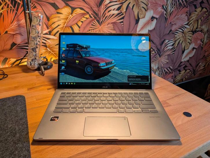 Asus Zenbook UX462A - 14 inch Touchscreen Laptop, Computers en Software, Windows Laptops, Gebruikt, 14 inch, SSD, 2 tot 3 Ghz