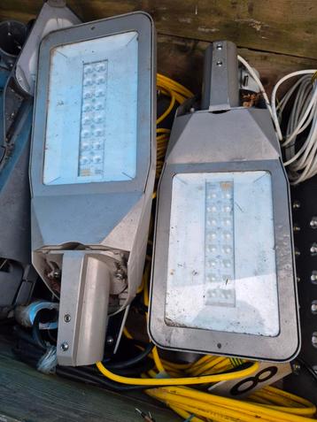 2 x Brisa Lightronics LED paaltop en opschuif armatuur beschikbaar voor biedingen