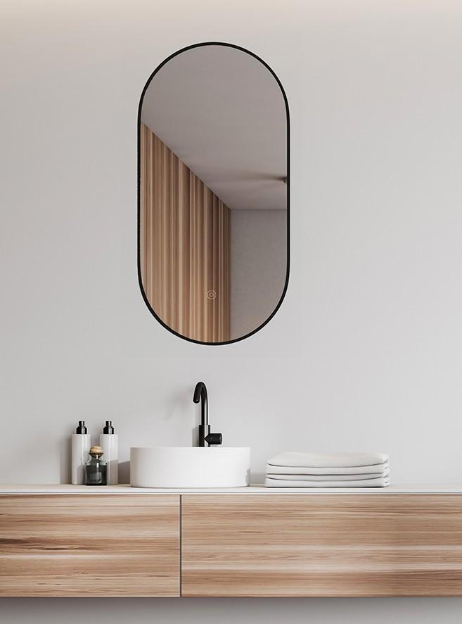 Badkamer spiegel met lijst ovaal met LED, Huis en Inrichting, Badkamer | Badkamermeubels, Nieuw, Overige typen, Minder dan 100 cm