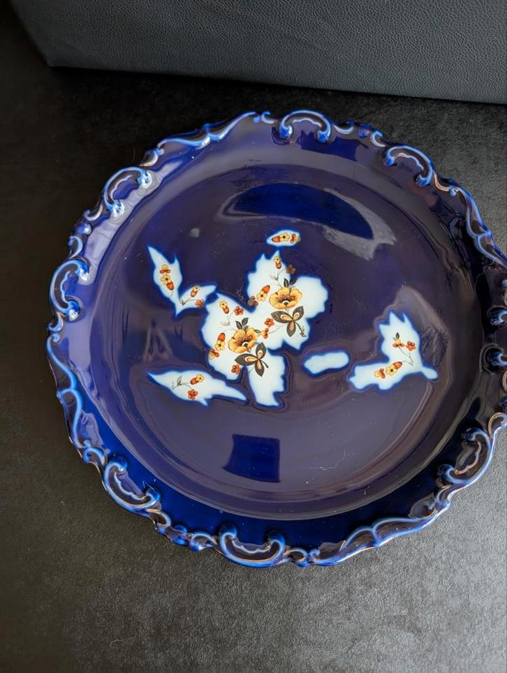 Antiek Blauw Bord met Bloemmotief, Antiek en Kunst, Antiek | Schalen, Ophalen of Verzenden