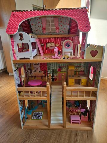 Poppenhuis beschikbaar voor biedingen