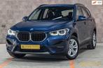 BMW X1 XDrive25e|Cam|Leder|Carplay|HUD|Dealer|Garantie, Auto's, BMW, LED verlichting, Blauw, Bedrijf, Hybride Elektrisch/Benzine