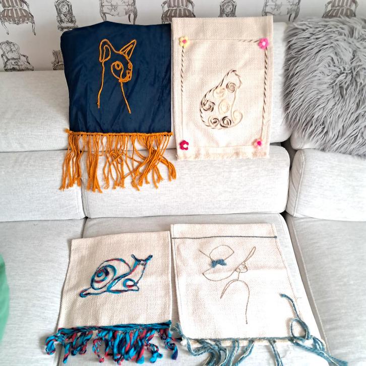 Handgemaakte wandkleedjes Sphynx kat slak vrouw met hoed, Huis en Inrichting, Woonaccessoires | Wanddecoraties, Nieuw, Ophalen of Verzenden