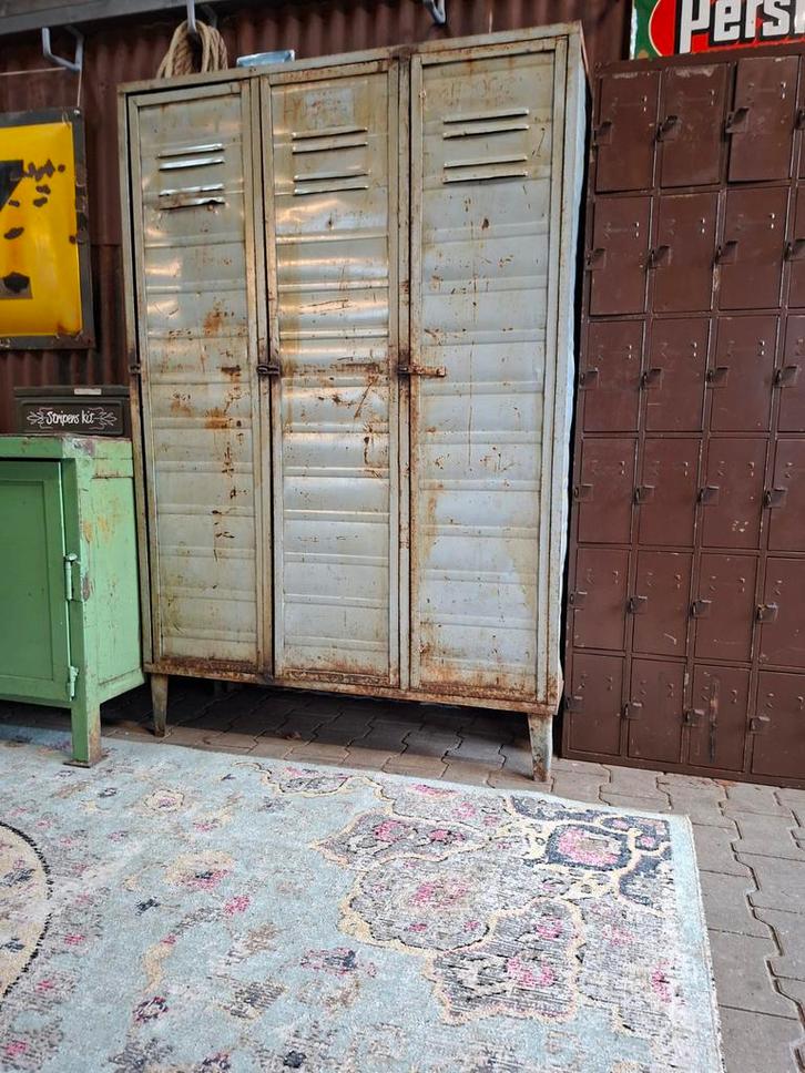 Robuuste Industriële Locker - Vintage Stijl, Huis en Inrichting, Kasten | Kledingkasten, Gebruikt, 150 tot 200 cm, 100 tot 150 cm