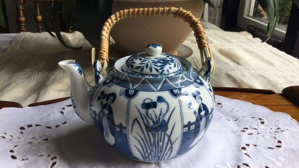 Chocoladeketel Lange Lijs/porselein Mosa, Antiek en Kunst, Antiek | Servies los, Ophalen of Verzenden