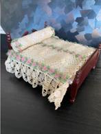 Poppenhuis ledikant met toebehoren, Ophalen of Verzenden, Zo goed als nieuw, Decoratie