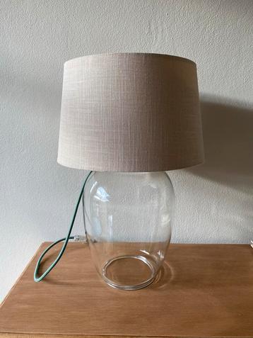 Glazen Tafellamp met Linnen Kap beschikbaar voor biedingen