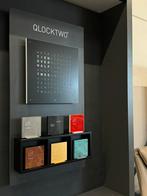 Nieuw Qlocktwo Black pepper Woordklok Klok Tijd in Woorden, Huis en Inrichting, Woonaccessoires | Klokken, Nieuw, Ophalen of Verzenden