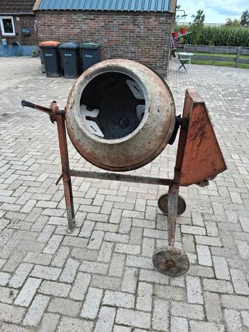 Betonmolen Speciemolen beschikbaar voor biedingen