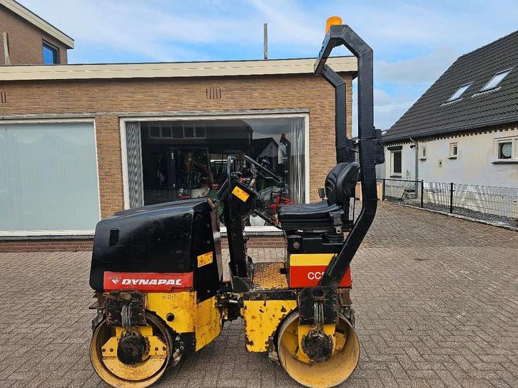 Dynapac Trilwals wals 809 uur trilplaat (bj 2000), Zakelijke goederen, Machines en Bouw | Kranen en Graafmachines, Graafmachine