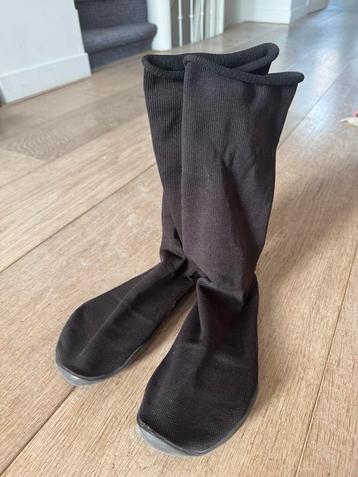 Yeezy Pods beschikbaar voor biedingen