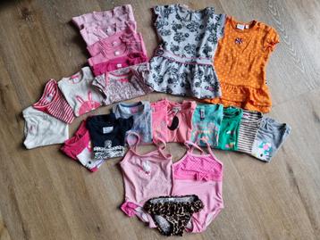 Kledingpakket maat 74 - 80: o.a. rompers, shirts, zwempak beschikbaar voor biedingen