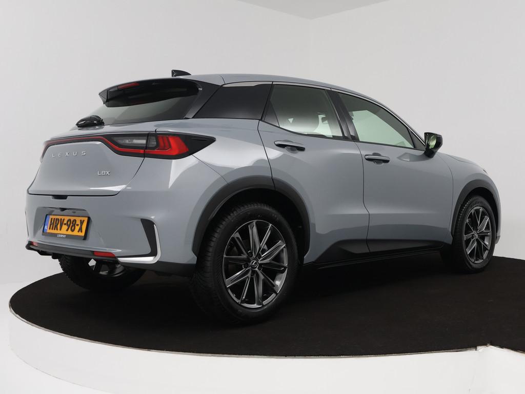 Lexus LBX Elegant + Tech Pack | Smart Entry | Elektrische Ac, Auto's, Lexus, 12 maanden, 136 pk, Leder en Stof, Bedrijf