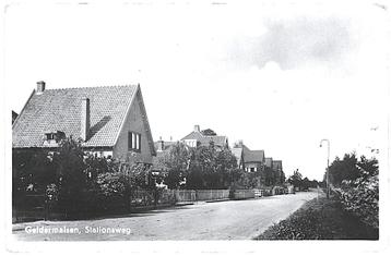 963716	Geldermalsen	Gld Stationsweg	1941	Gelopen met postzeg beschikbaar voor biedingen