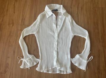 Nette blouse met lange mouwen, doorschijnende stof, maat xs beschikbaar voor biedingen