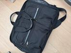 Tumi ruime laptoptas in nieuwstaat, Computers en Software, Laptoptassen, Ophalen of Verzenden, 17 inch of meer, Zo goed als nieuw