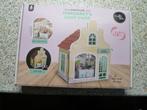 Houten bouwdoos Margaret's soap shop, Ophalen of Verzenden, Zo goed als nieuw, 1:50 of kleiner, Diorama