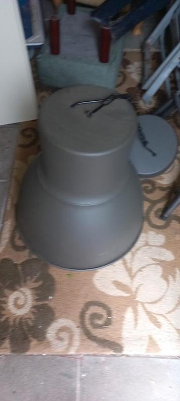 Industriële lamp  beschikbaar voor biedingen