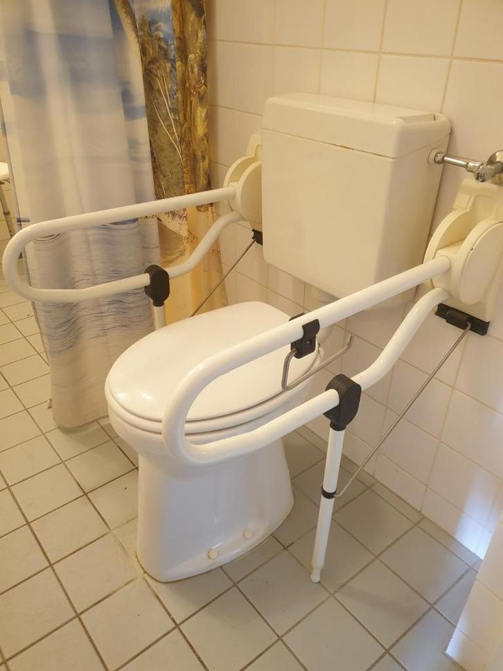 Toilet armleuning - extra steun, Diversen, Verpleegmiddelen, Ophalen of Verzenden