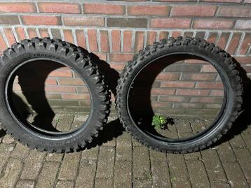 Crossbanden/Noppenbanden beschikbaar voor biedingen